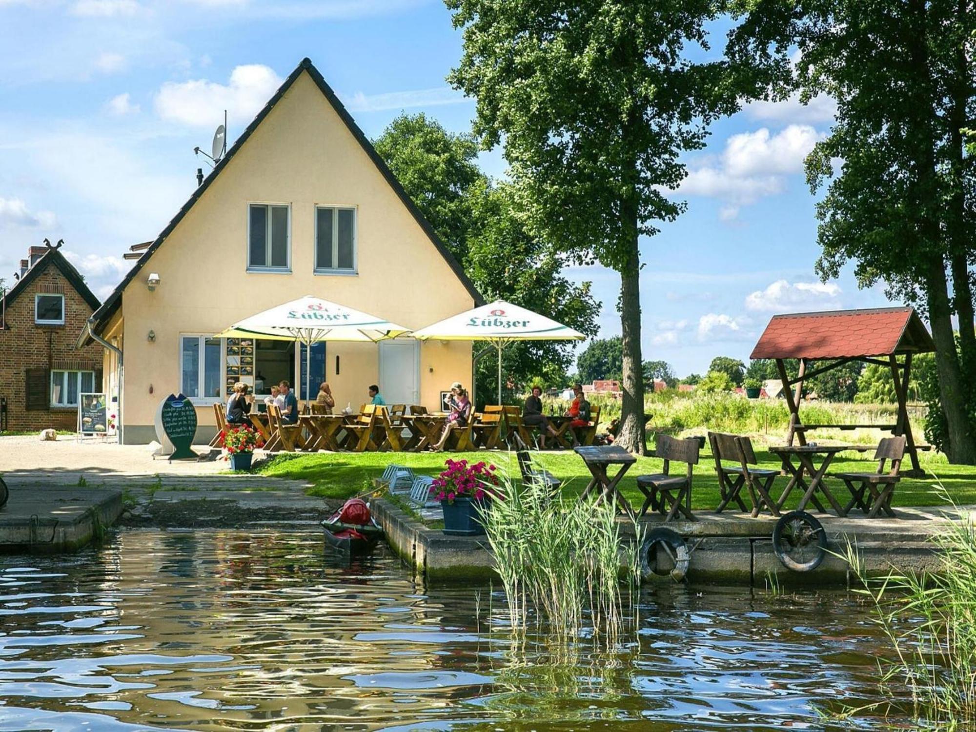 Apartment On The Fischerhof Vipperow エクステリア 写真